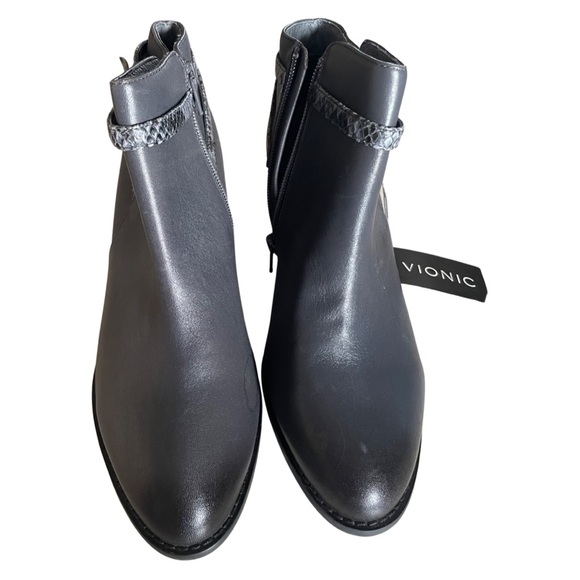 Vionic ankle boots gray with snake print buckle - Picture 3 of 6